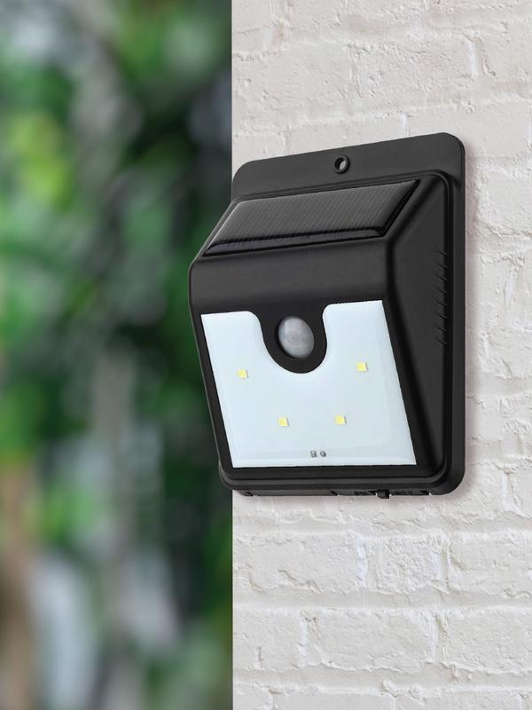 Рекомендуем купить Светильник светодиодный 4SMD уличный на солнечн. батарее с датчиком движения 3м аккум. 3.7В 800мА.ч 18650 литиевый саморезы для крепления (в компл.) КОСМОС KOC_SOL106