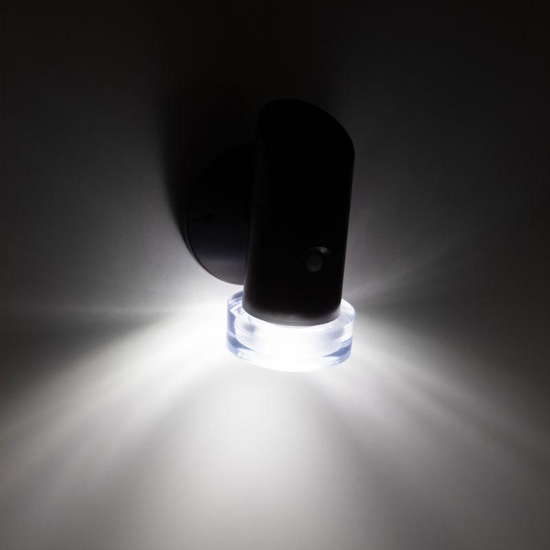 Рекомендуем купить Подсветка фасадная ERAFS012-04 Элегант на солнечной батарее с датчиком движения RGB 10 LED 11.5х10х16см ЭРА Б0057595